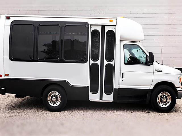 15 passenger mini bus rental